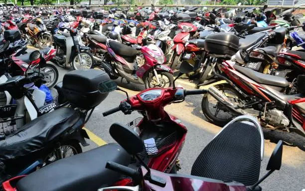 lifespan of motorcycle in years