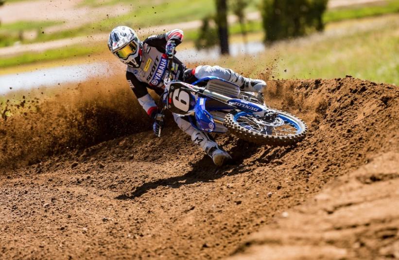 dirt bikes model showcase