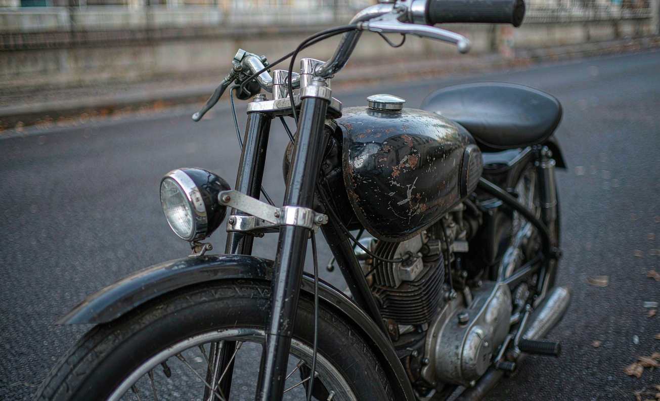 What Defines a Cafe Racer: Mods, Weight and Regulations