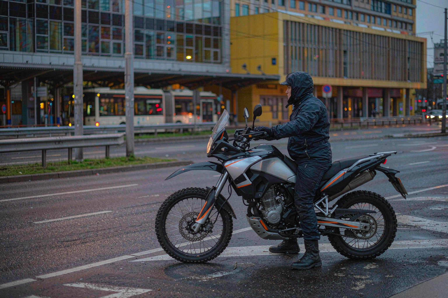 Off Road On Road Motorcycle: The Unexpected Champion of City Commuting